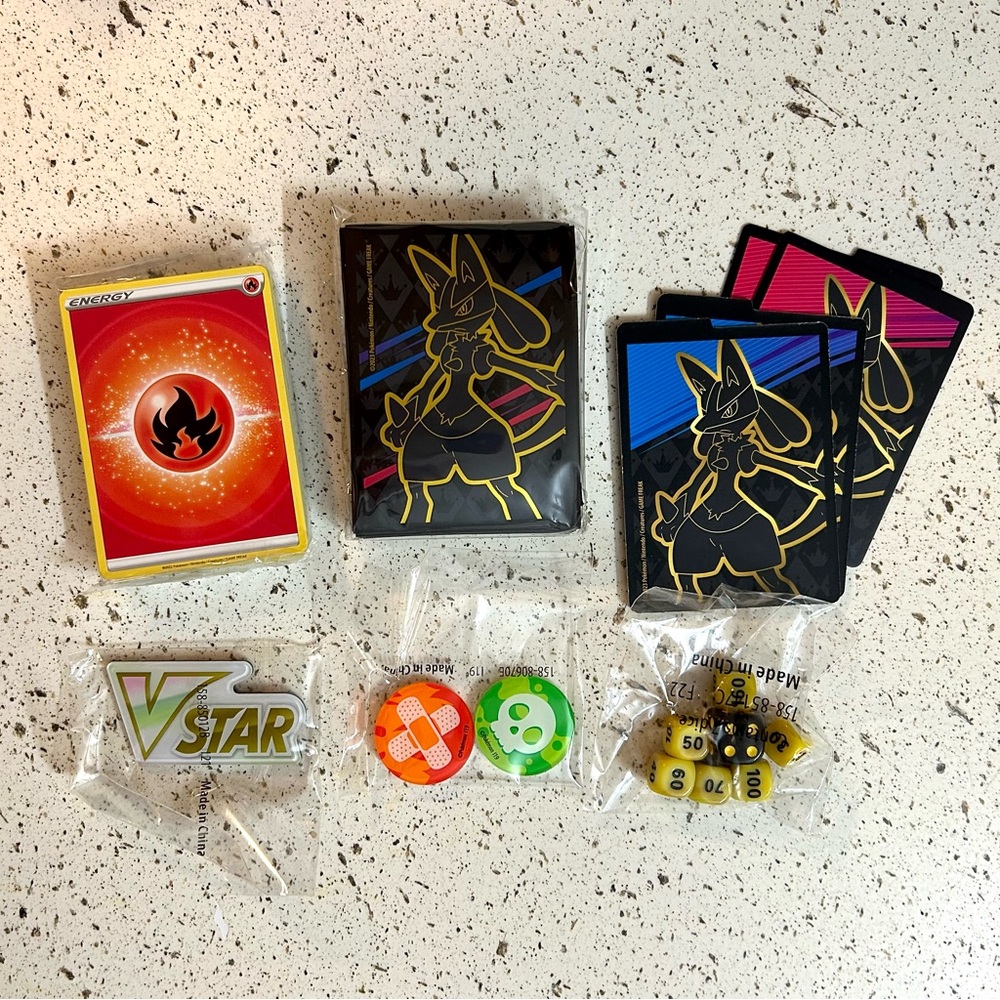 Pokémon Sword & Shield: Crown Zenith ETB - Cards & More! - Picture 5 of 9